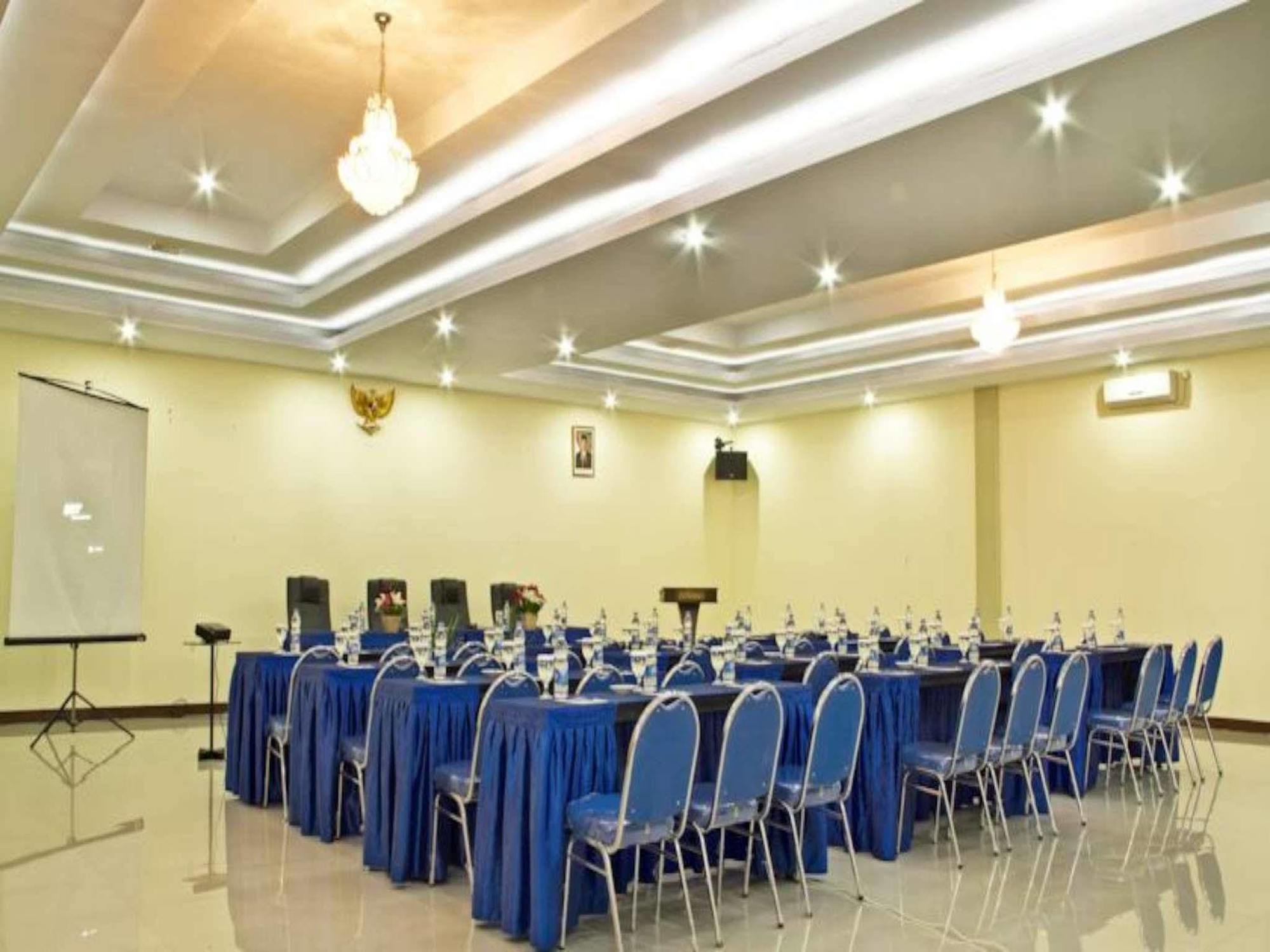 Gumilang Hotel Bogor Exterior foto